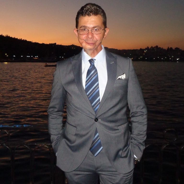 Βασίλης Αλιβιζάτος